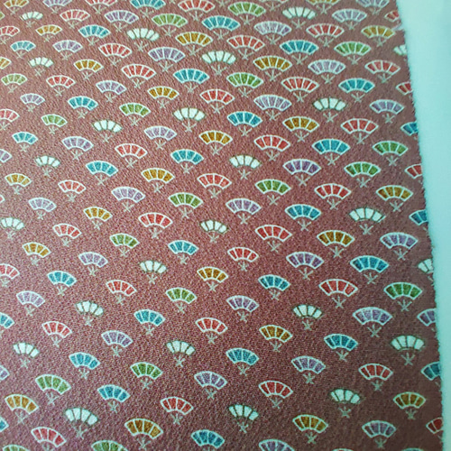 正絹 洗い済】薄栗色に6色の扇模様の生地 約37.5cm×50～150cm