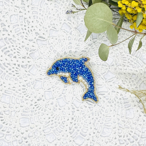 ビーズ刺繍のブローチ・イルカ ブローチ Little Plum 通販