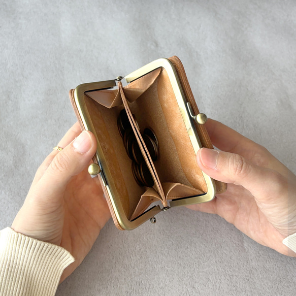 がま口 二つ折り財布 ミニ財布 コンパクト財布 小銭入れ カードケース イタリアレザー 浪曼派のがま口 名入れ 刻印 8枚目の画像