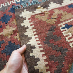 100×82㎝ 【アフガニスタン手織りキリム】トライバルラグ 手織り 絨毯 6枚目の画像