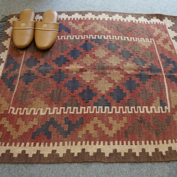 100×82㎝ 【アフガニスタン手織りキリム】トライバルラグ 手織り 絨毯 4枚目の画像