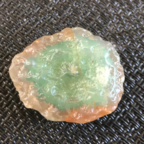 ゴビ石−1253 ゴビ瑪瑙原石緑飴心 濃翠色レア鉱物