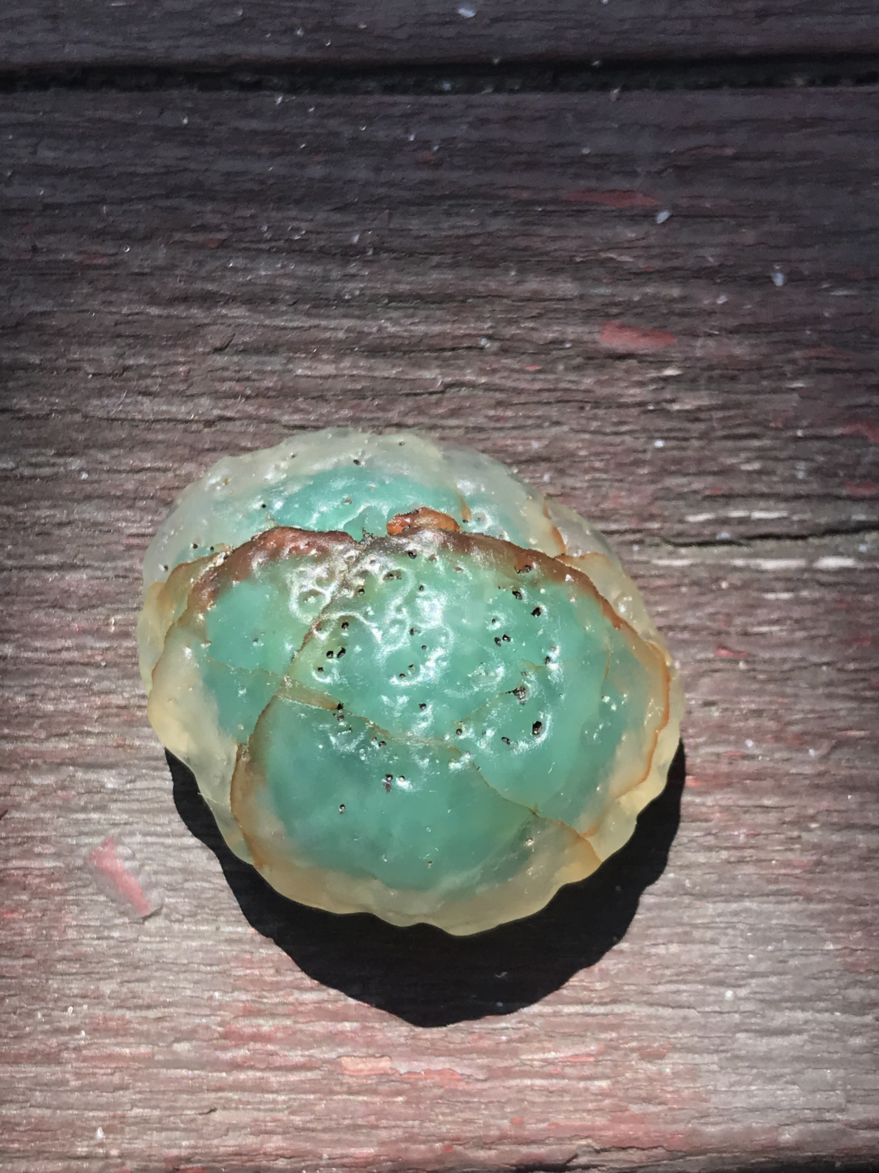 ゴビ石−1253 ゴビ瑪瑙　原石　緑飴心  濃翠色　レア　鉱物