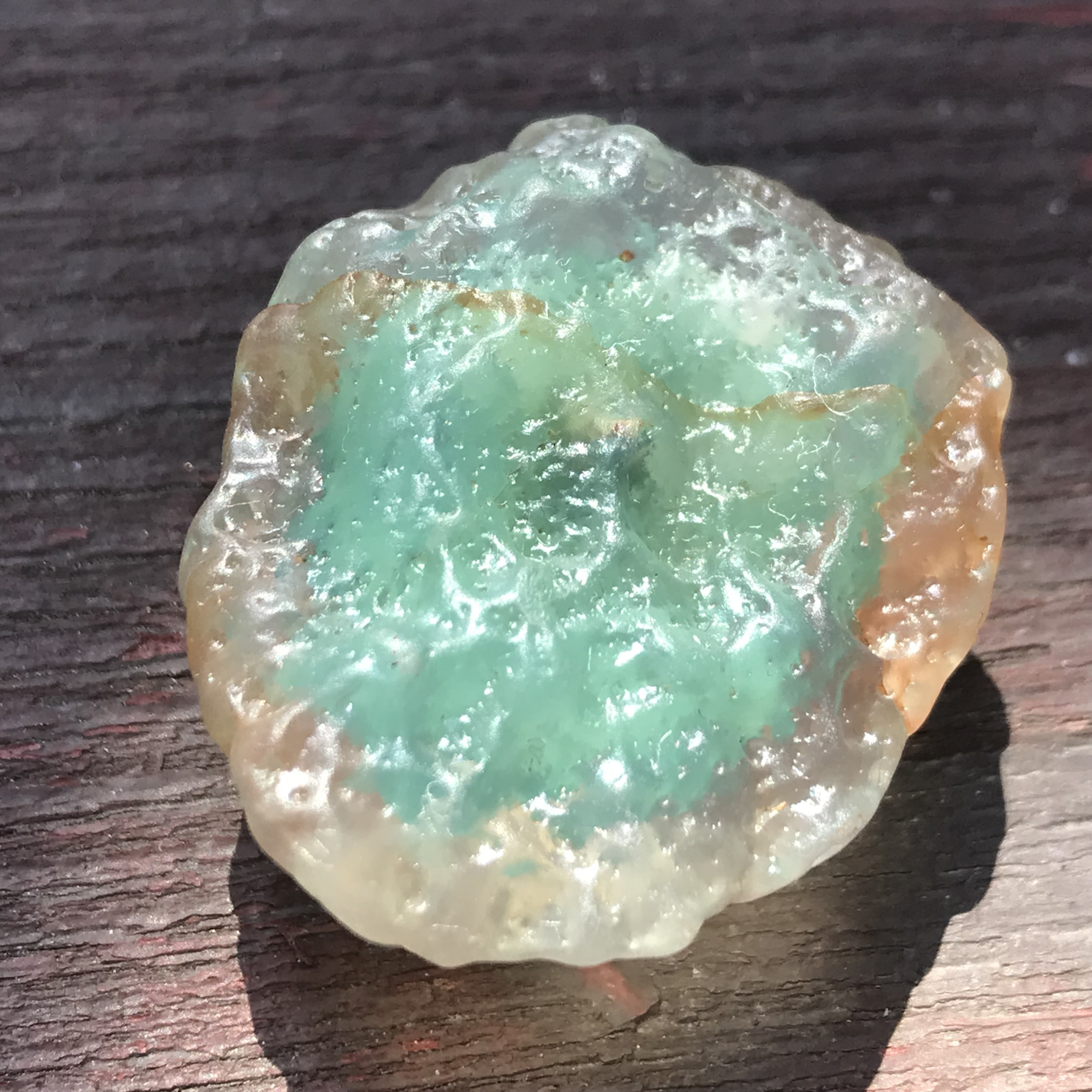 ゴビ石−1253 ゴビ瑪瑙　原石　緑飴心  濃翠色　レア　鉱物