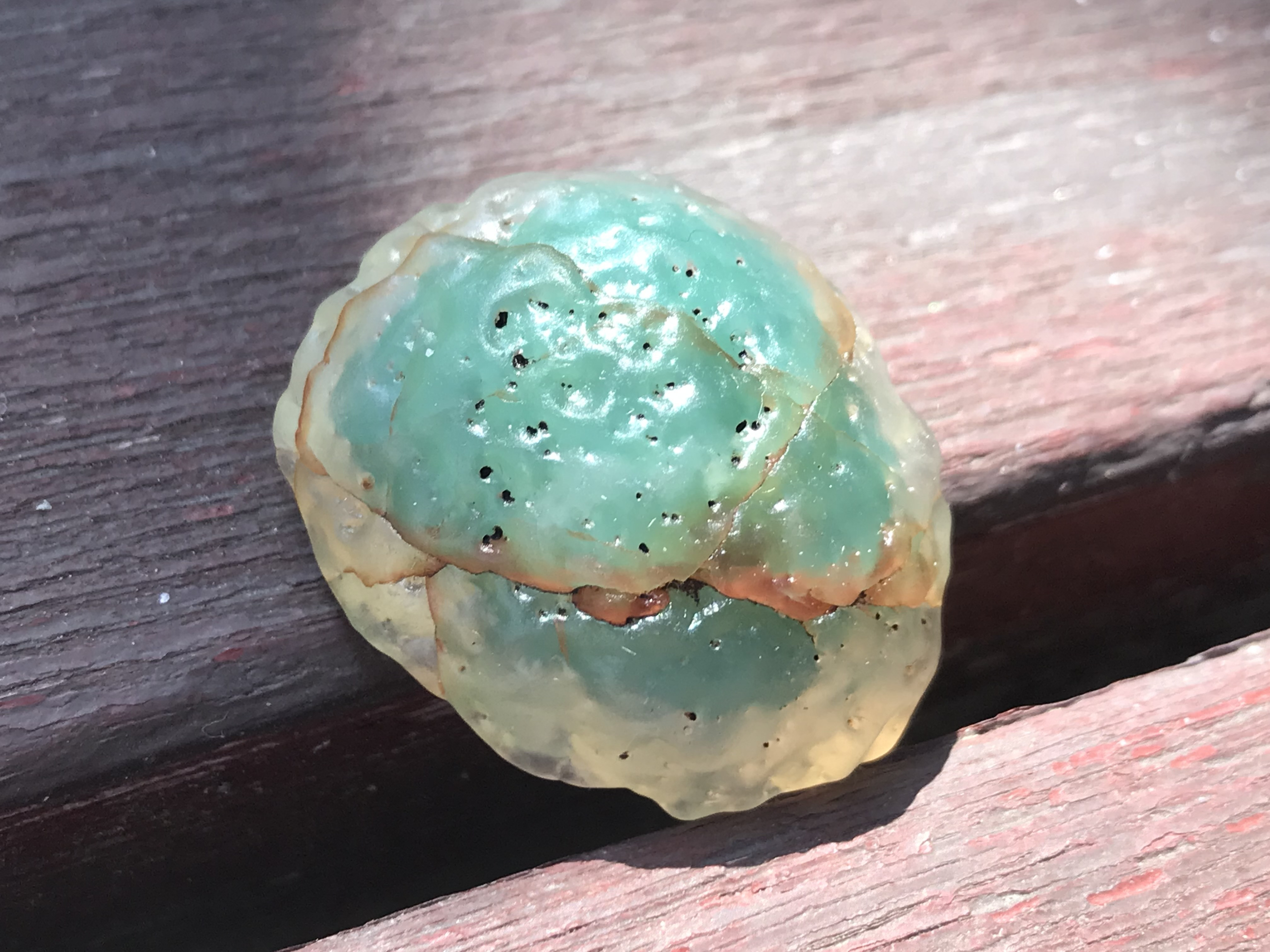 ゴビ石−1253 ゴビ瑪瑙　原石　緑飴心  濃翠色　レア　鉱物