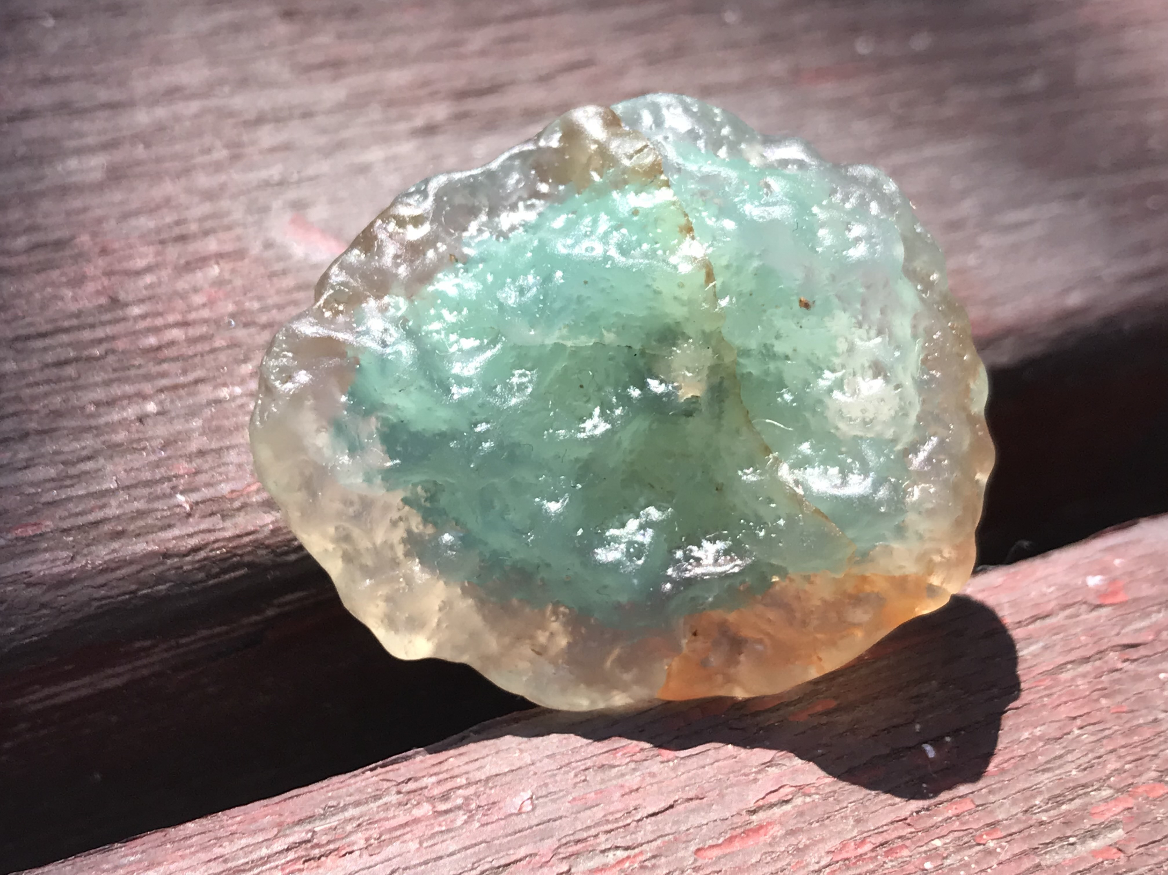 ゴビ石−1253 ゴビ瑪瑙　原石　緑飴心  濃翠色　レア　鉱物