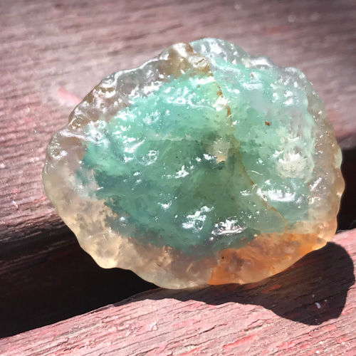 ゴビ石−1253 ゴビ瑪瑙原石緑飴心 濃翠色レア鉱物