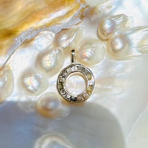 ラフダイヤモンドサークルペンダントトップ ペンダントトップ maiori