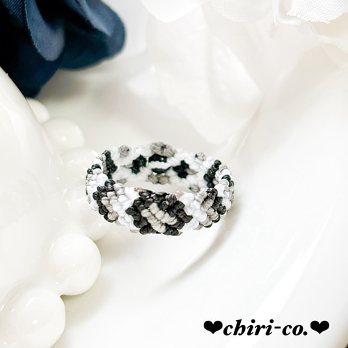 選べるサイズ】マクラメリング モノクロmix 天然石 指輪・リング chiri