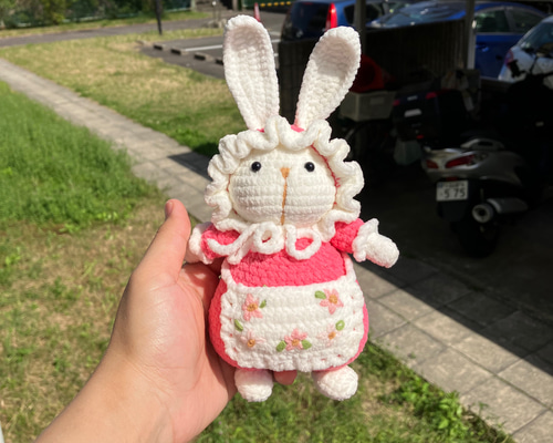 y*i様 サマーガールうさぴょんのキーホルダー〇あみぐるみ 受注制作】あみぐるみ・バスケットボール選手ウサギちゃん(お