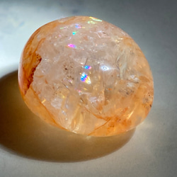 レインボー✨　オーロラ　ヘマタイトイン　クリスタル　水晶　タンブル　原石 1枚目の画像