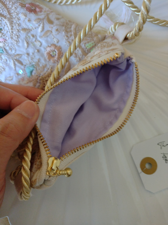 【12㌢】一緒にお出かけしたいインド刺繍スマホポシェット　鳳凰　ショルダー　サコッシュ　プレゼント　ポーチ　旅行　散歩 6枚目の画像