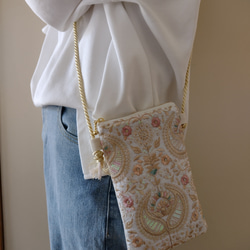 【12㌢】一緒にお出かけしたいインド刺繍スマホポシェット　鳳凰　ショルダー　サコッシュ　プレゼント　ポーチ　旅行　散歩 2枚目の画像