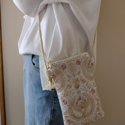【12㌢】一緒にお出かけしたいインド刺繍スマホポシェット　鳳凰　ショルダー　サコッシュ　プレゼント　ポーチ　旅行　散歩 7枚目の画像