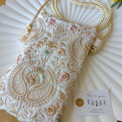 【12㌢】一緒にお出かけしたいインド刺繍スマホポシェット　鳳凰　ショルダー　サコッシュ　プレゼント　ポーチ　旅行　散歩 4枚目の画像