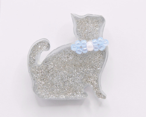 グレー猫のロマンティックブローチ 可愛い キラキラ 猫 ねこ cat 動物