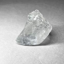 milky quartz / ミルキークォーツ原石 F ( レインボーあり ) 3枚目の画像