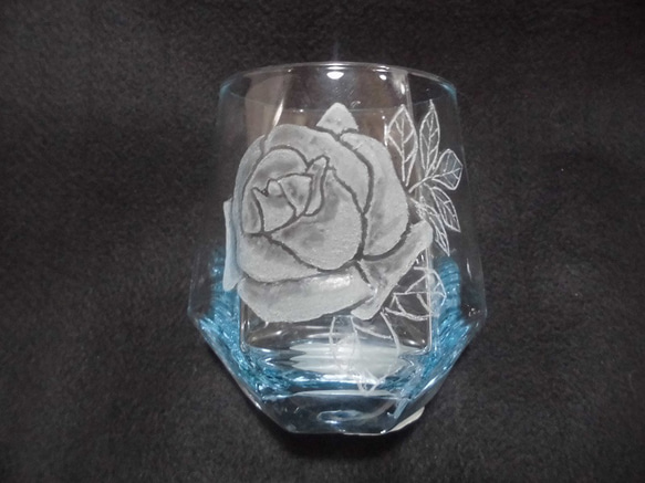 グラスリッツェン　六角グラス(水色) 薔薇 1枚目の画像