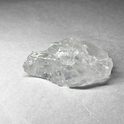 milky quartz / ミルキークォーツ原石 G ( レインボーあり ) 3枚目の画像