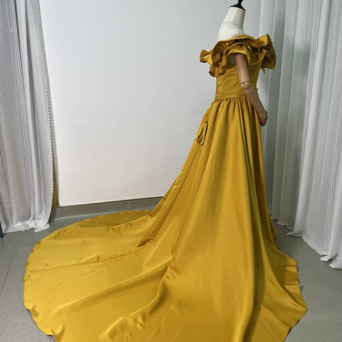 送料無料！パーティードレス イエロー オフショルダー 編み上げ 抜群の