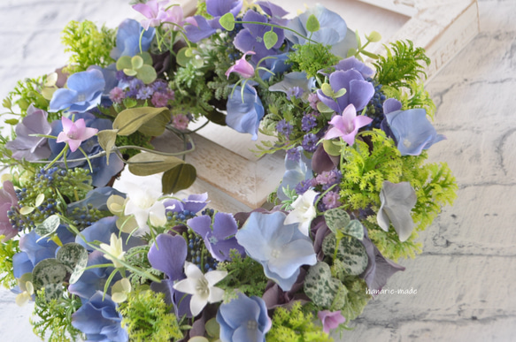ブルーの紫陽花と涼やかなベルフラワー　リース：あじさい　ブルー　パープル　白　涼やか　 2枚目の画像