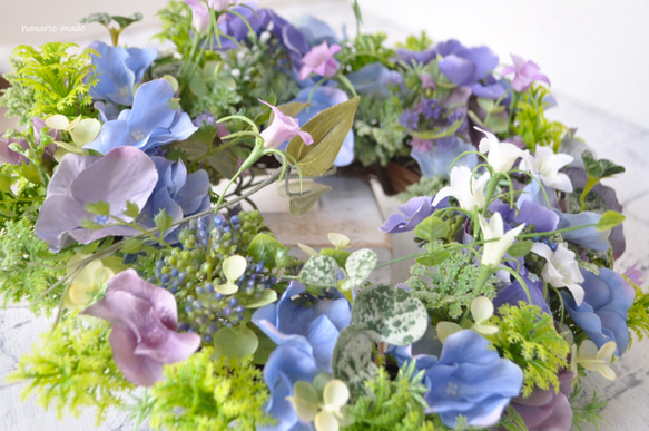 ブルーの紫陽花と涼やかなベルフラワー　リース：あじさい　ブルー　パープル　白　涼やか　 9枚目の画像