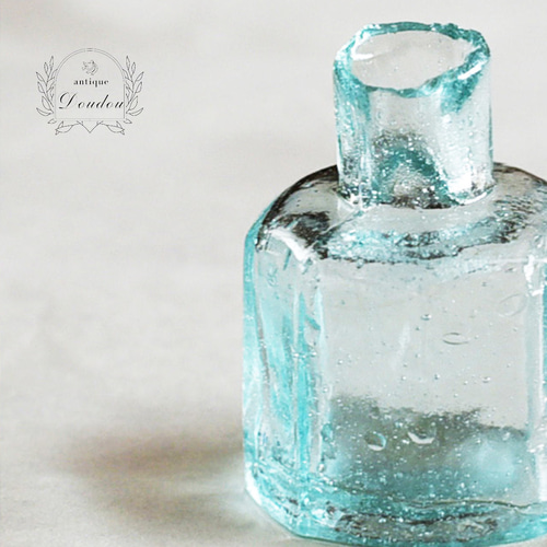 イギリスアンティーク、ヴィクトリアン、ガラスの花瓶