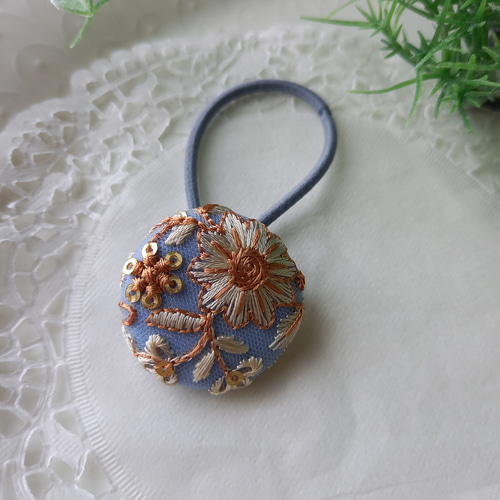 一部再販】インド刺繍リボンのくるみボタンヘアゴム No.1 ヘアゴム