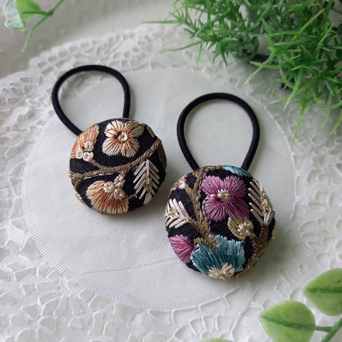 一部再販】インド刺繍リボンのくるみボタンヘアゴム No.1 ヘアゴム