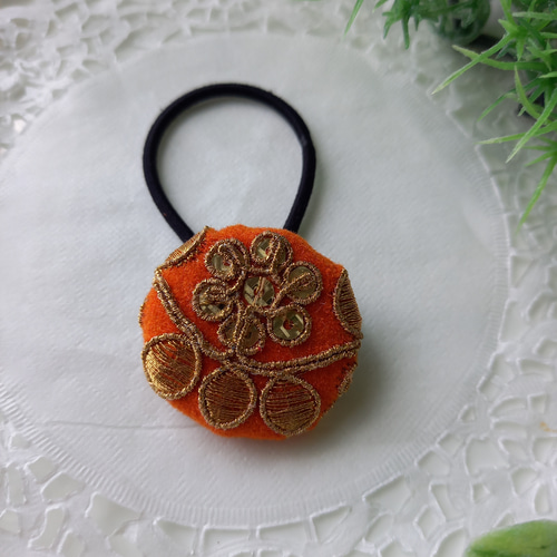 一部再販】インド刺繍リボンのくるみボタンヘアゴム No.1 ヘアゴム