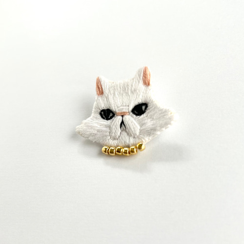 ハンドメイド作家 ♡ ペルシャ 猫 ヘアゴム＆ブローチ ペルシャ猫刺繍（白） ブローチ Meidoudou