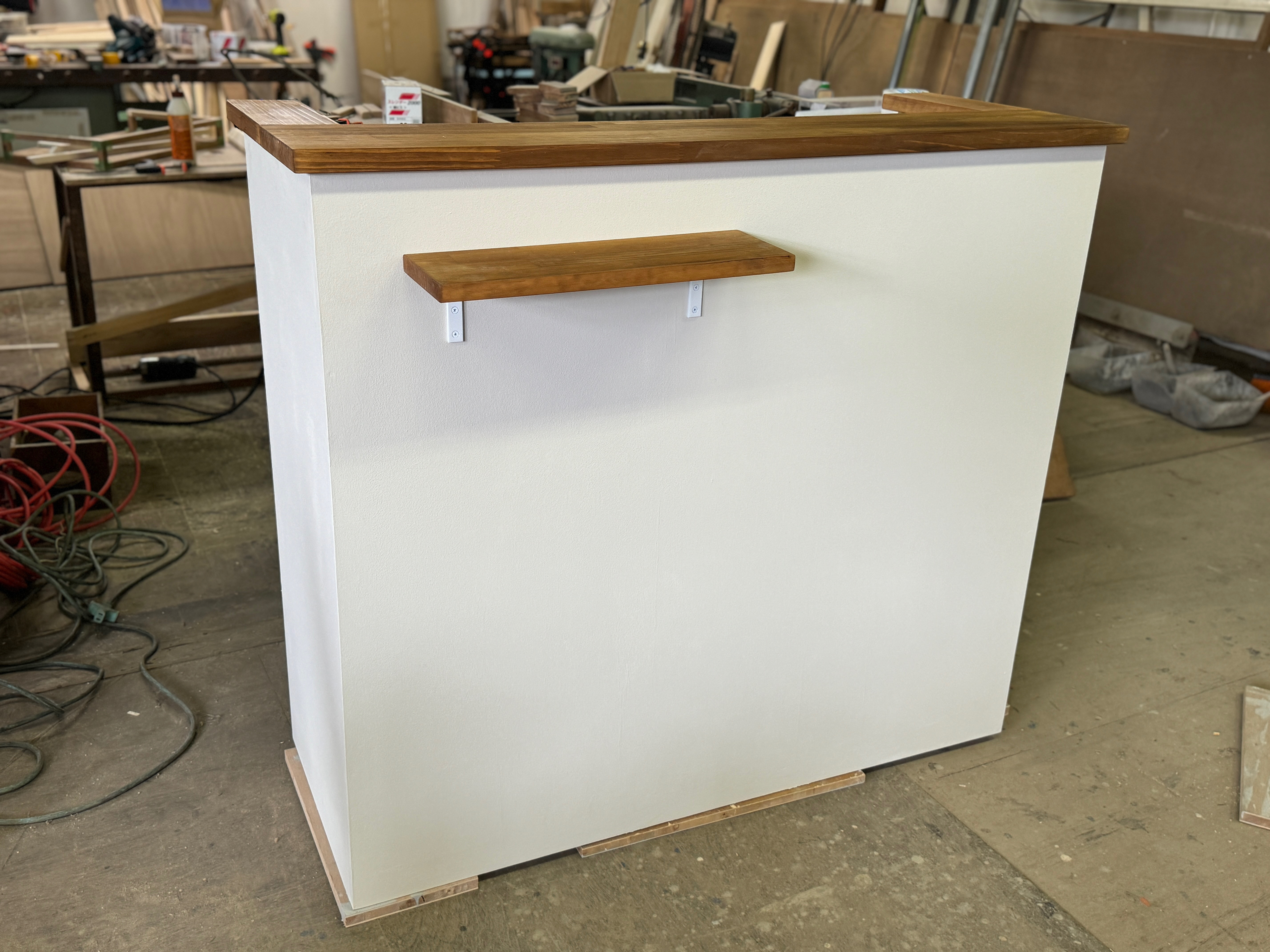 荷物棚付き！ホワイトカウンター】W1200mm レジカウンター ネイル