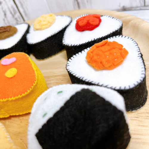 フェルトのおにぎり10☆フェルトままごと おもちゃ・人形 Tama