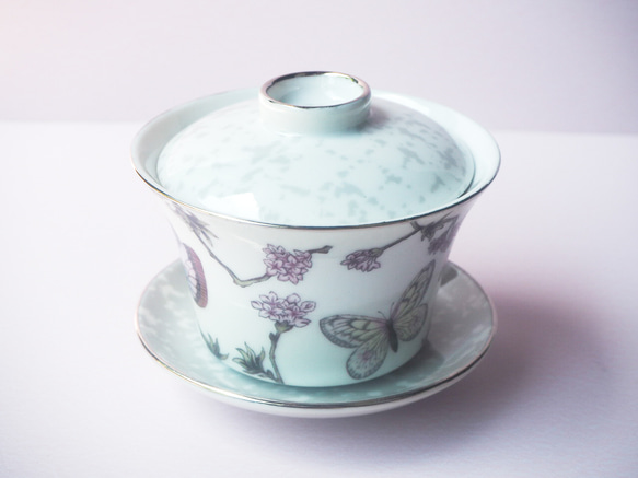 バタフライのオリエンタル蓋碗　❤中国茶　台湾茶　中国茶器　茶器　日本茶　湯呑み　ポーセラーツ　オリエンタル 3枚目の画像