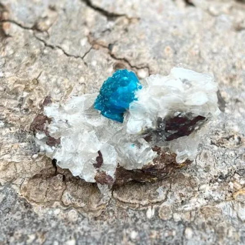 カバシン石 カバンサイト 結晶 インド 鉱物 標本 原石 立体
