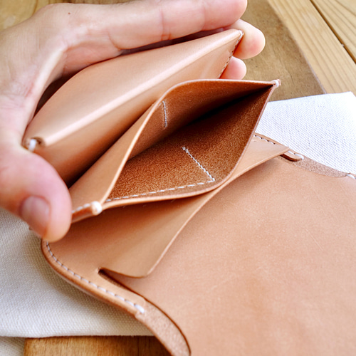 コンチョ付きミドルウォレット コンチョ付きミドルウォレット