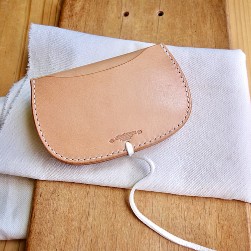 コンチョ巻きミドルウォレット ヌメ革財布 本革ミドルトラッカー