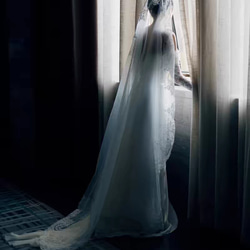 美しい花レース シアーな美しさ 長袖 オフショルダー  ウェディングドレス フロントスリット /前撮り結婚式//H013 8枚目の画像