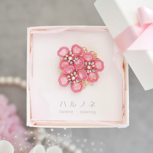 ハナミズキ[ピンク]ブローチ (受注生産/オーガンジー刺繍