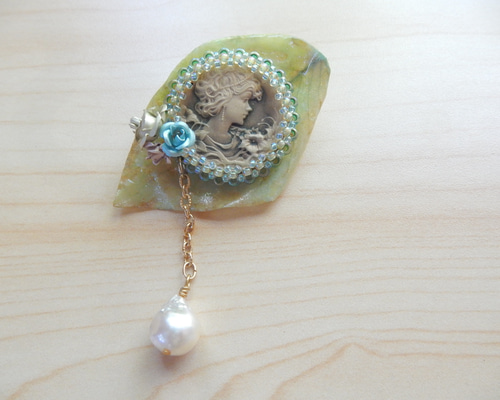 ヴィンテージブローチ 水牛 薔薇 カメオ 立体彫刻 大振り ローズ