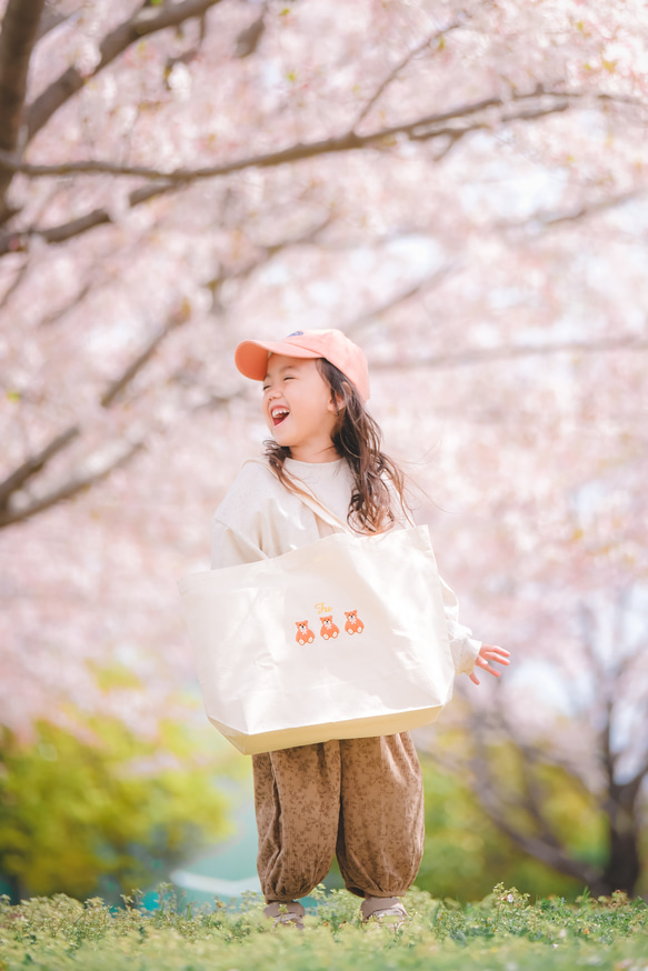 【新作】名入れ 刺繍 帆布 A4 クマ トートバッグ マザーズバッグ 保育園バッグ イニシャルバッグ バルーンバッグ 出 2枚目の画像