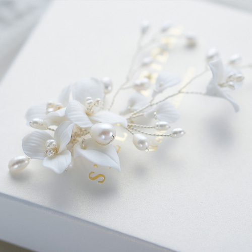 ステラブライダル ホワイトフラワーと淡水パールのブライダルヘッド