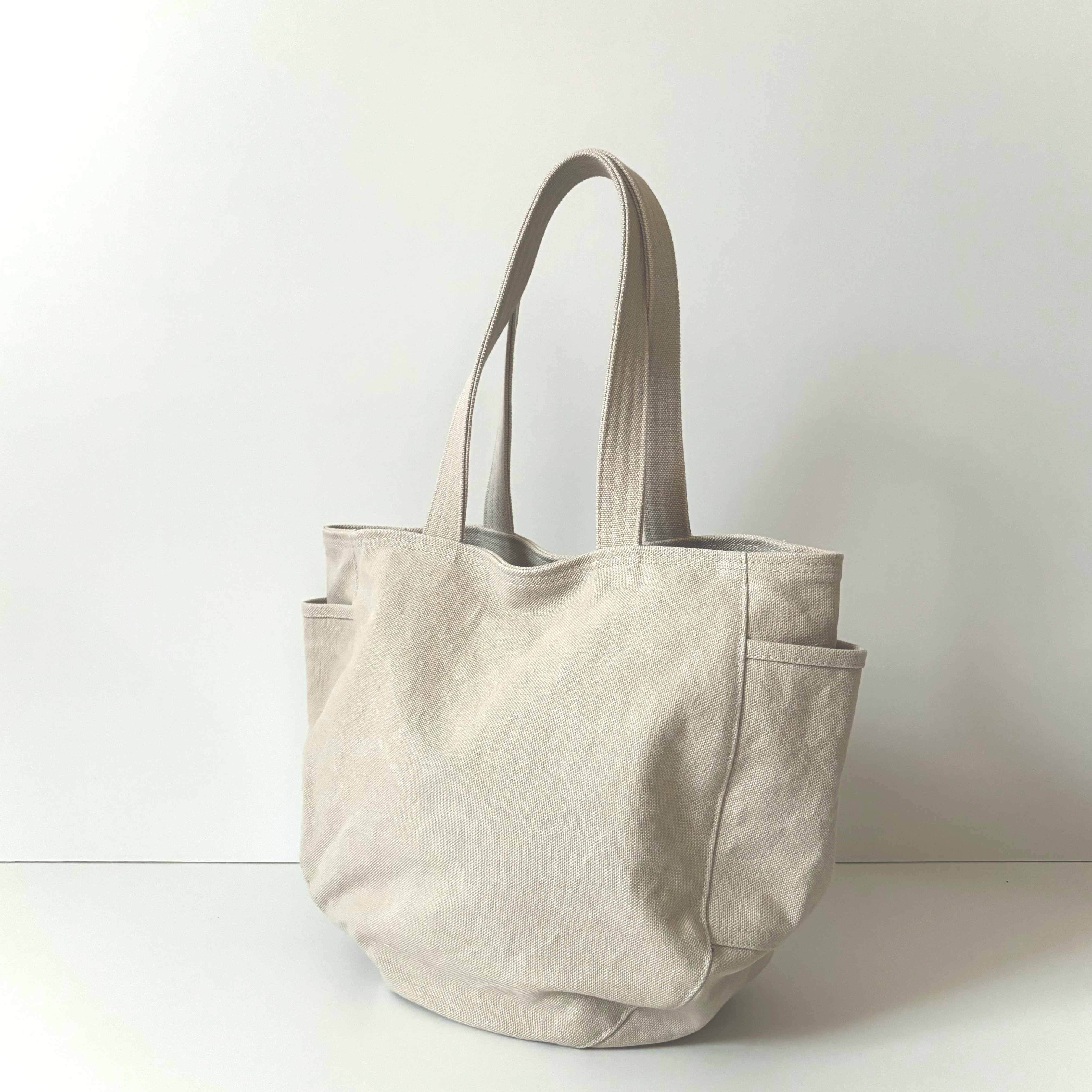 ROUND(M)ｼｮﾙﾀﾞｰ/ 灰白色【受注製作】