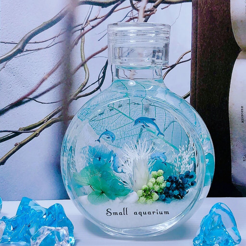 ♡お花たっぷりのイルカさん♡固まるハーバリウム