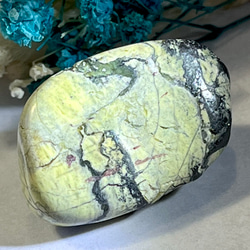 旅守り✨　サーペンティン　蛇紋石　原石　タンブル 3枚目の画像