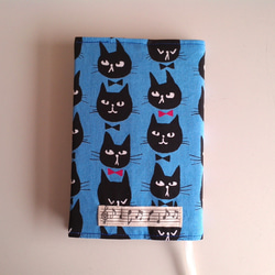 文庫本カバー（黒猫蝶ネクタイ、ブルー、タグ） 1枚目の画像