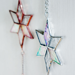 虹色に輝くイリディセントガラスのお星様のオーナメント 〜ステンド