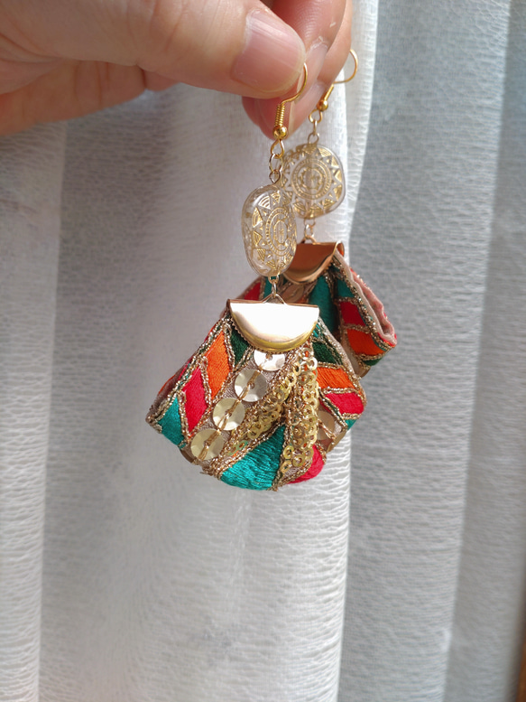 Primary Summer　インド刺繍リボンの耳飾り（ピアス/イヤリング） 4枚目の画像