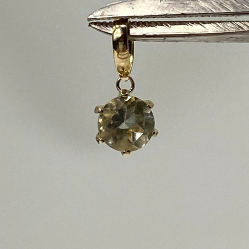 k18YG AU750 18金 天然リビアングラス 0.72ct エジプト産 ペンダント
