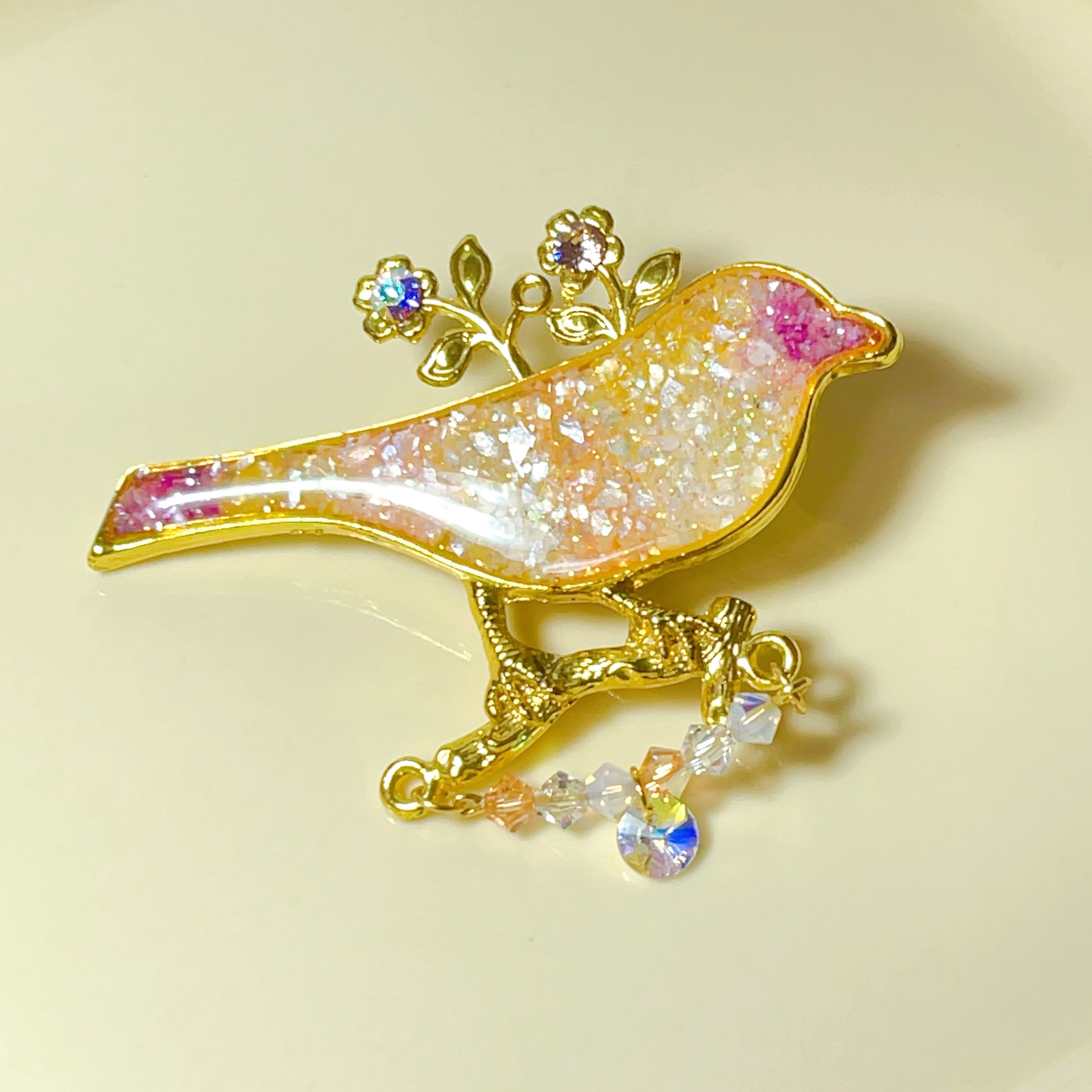 スワロフスキーと鳥のピンバッジ ピンバッチ natuki 通販